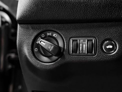Used 2017 Dodge Challenger R/T RWD image 26