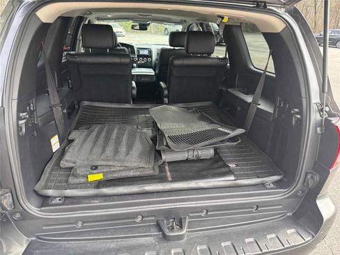 Used 2018 Toyota Sequoia TRD Sport image 32