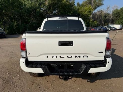 Used 2023 Toyota Tacoma TRD Off-Road w/ Technology Package AWD/4WD image 4