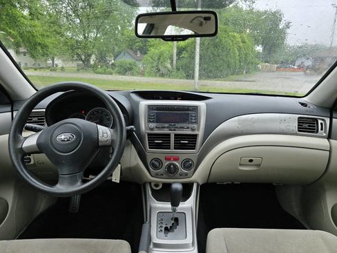 Used 2010 Subaru Impreza 2.5i image 9