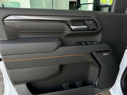 New 2026 GMC Sierra 2500 AT4 w/ AT4 Premium Plus Package AWD/4WD image 10