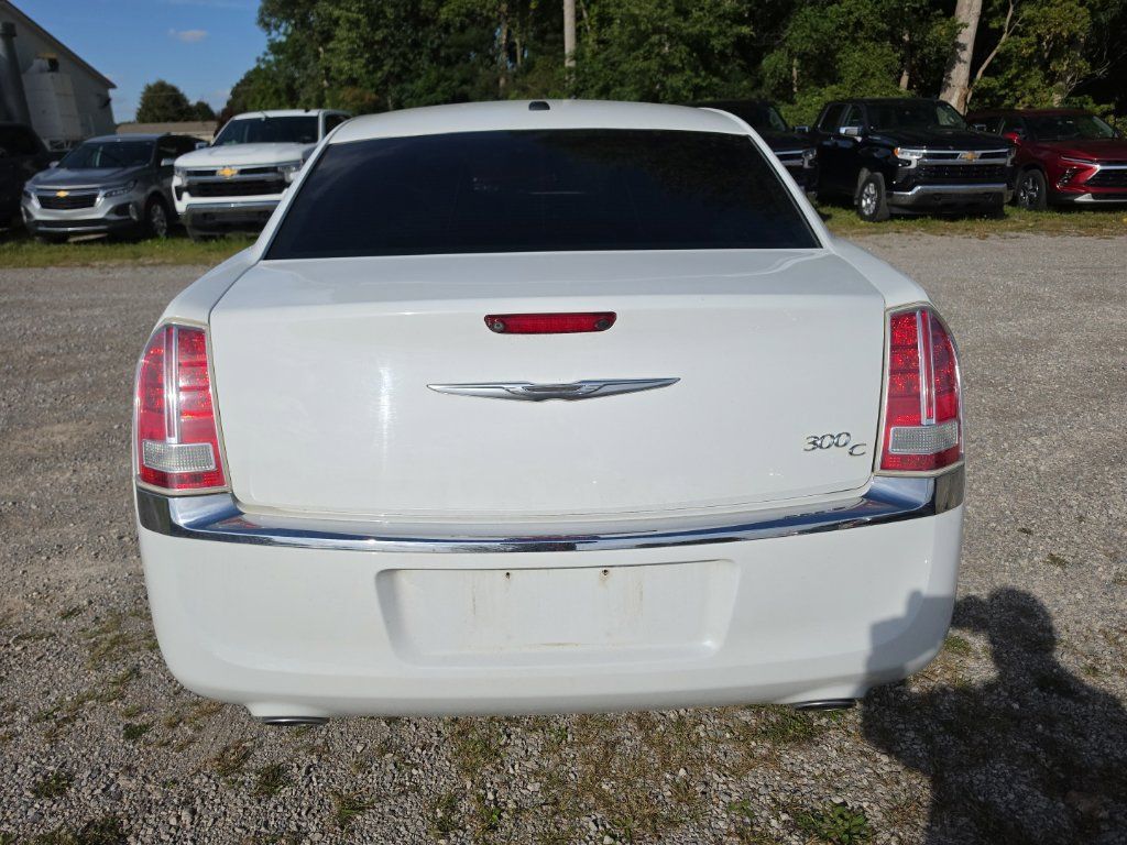 Used 2012 Chrysler 300 C RWD image 3