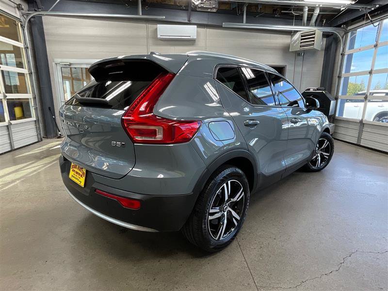 Used 2023 Volvo XC40 B5 Core AWD/4WD image 5