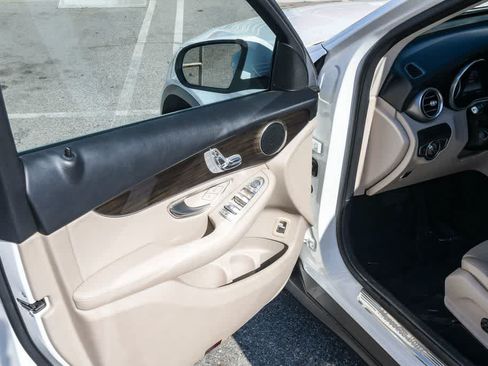Used 2017 Mercedes-Benz GLC 300 image 21