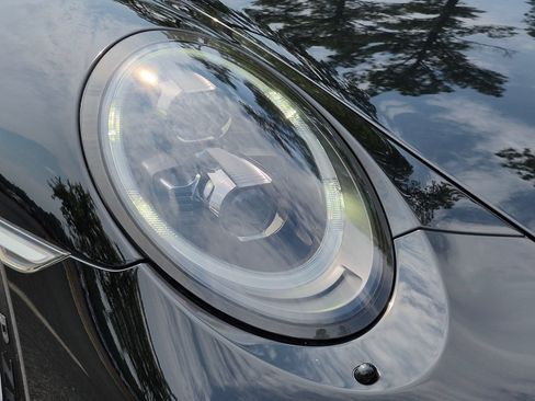 Certified 2018 Porsche 911 4 Cabriolet AWD/4WD image 26