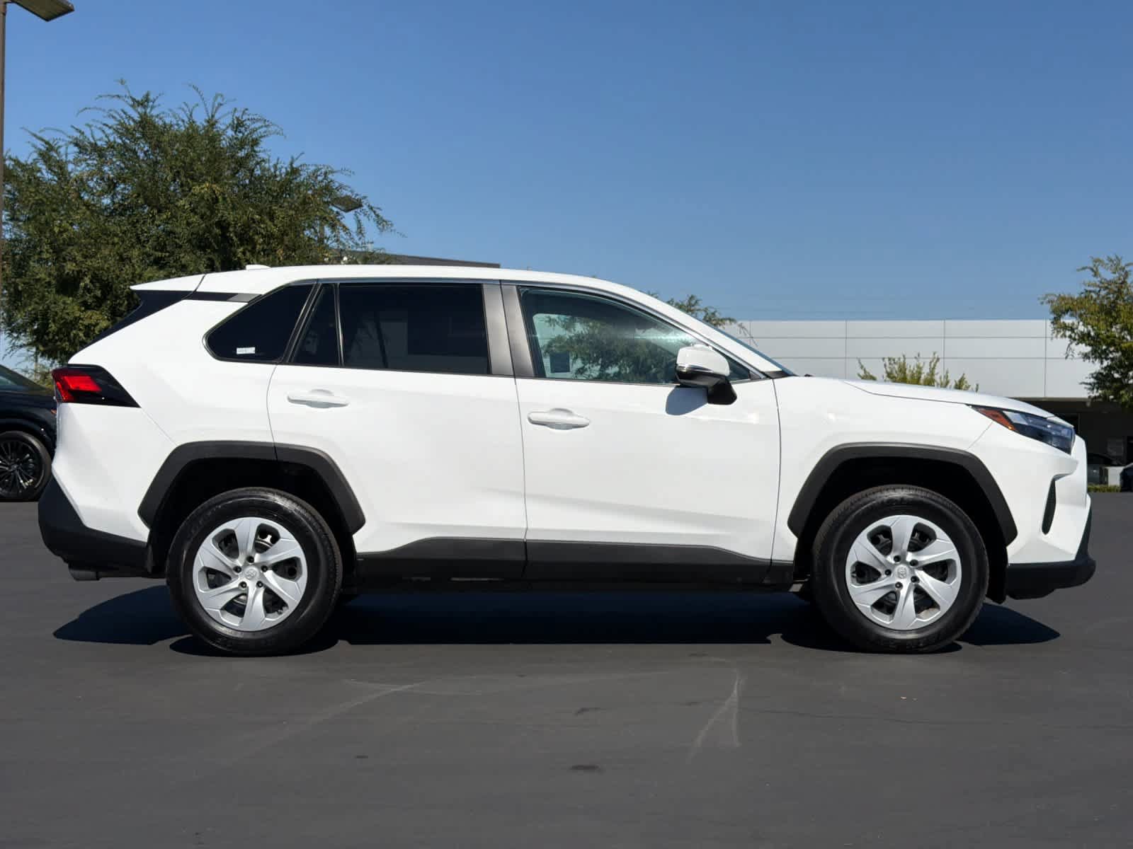 Used 2024 Toyota RAV4 LE AWD/4WD image 6