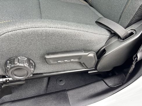 Used 2024 Jeep Wrangler Sport image 19