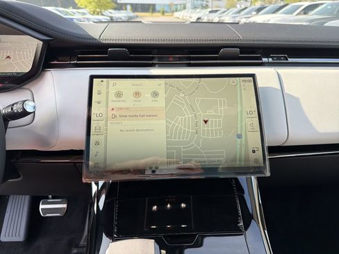 New 2026 Land Rover Range Rover Sport Dynamic SE image 25