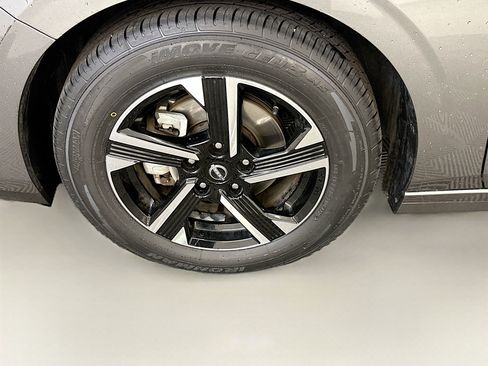 Used 2024 Nissan Sentra SV image 11