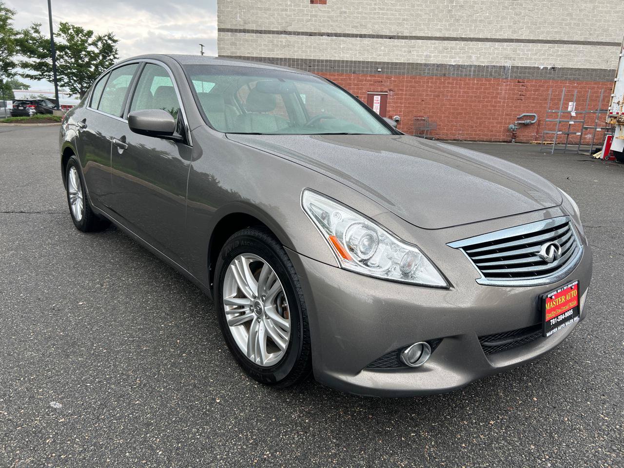 Used 2013 INFINITI G37 x Sedan w/ Premium Pkg AWD/4WD image 3