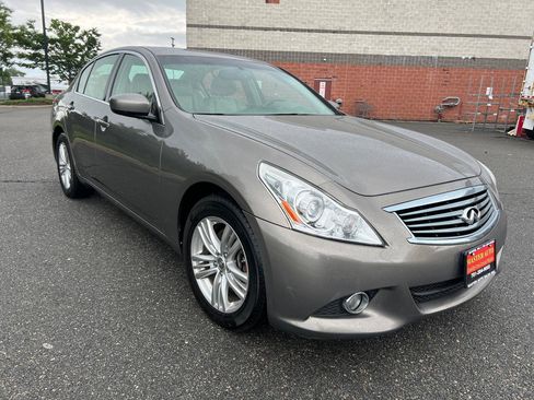 Used 2013 INFINITI G37 x Sedan w/ Premium Pkg AWD/4WD image 3