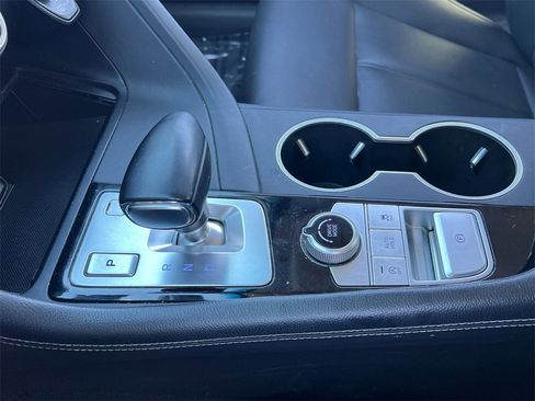 Used 2021 Genesis G70 2.0T image 25