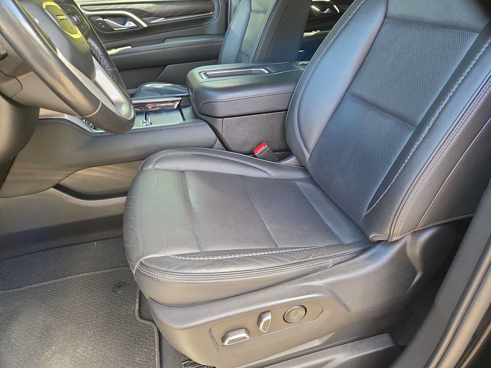 Used 2022 GMC Yukon Denali AWD/4WD image 10