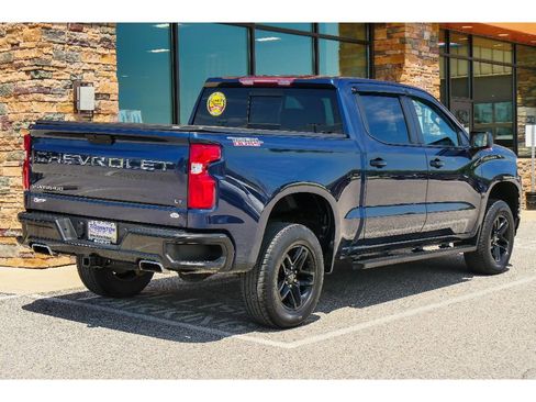 Used 2021 Chevrolet Silverado 1500 LT Trail Boss w/ Convenience Package II AWD/4WD image 3
