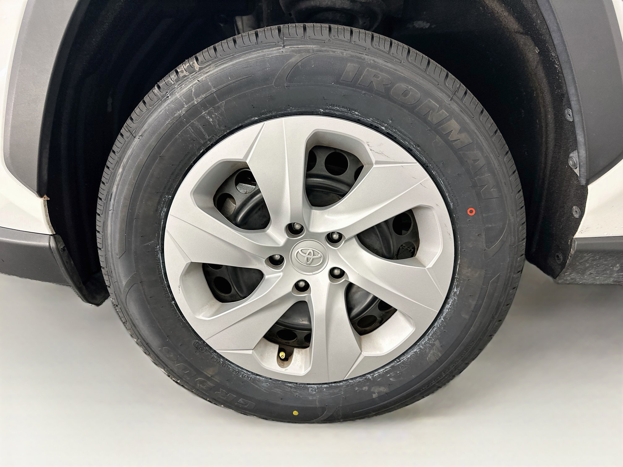 Used 2025 Toyota RAV4 LE AWD/4WD image 35