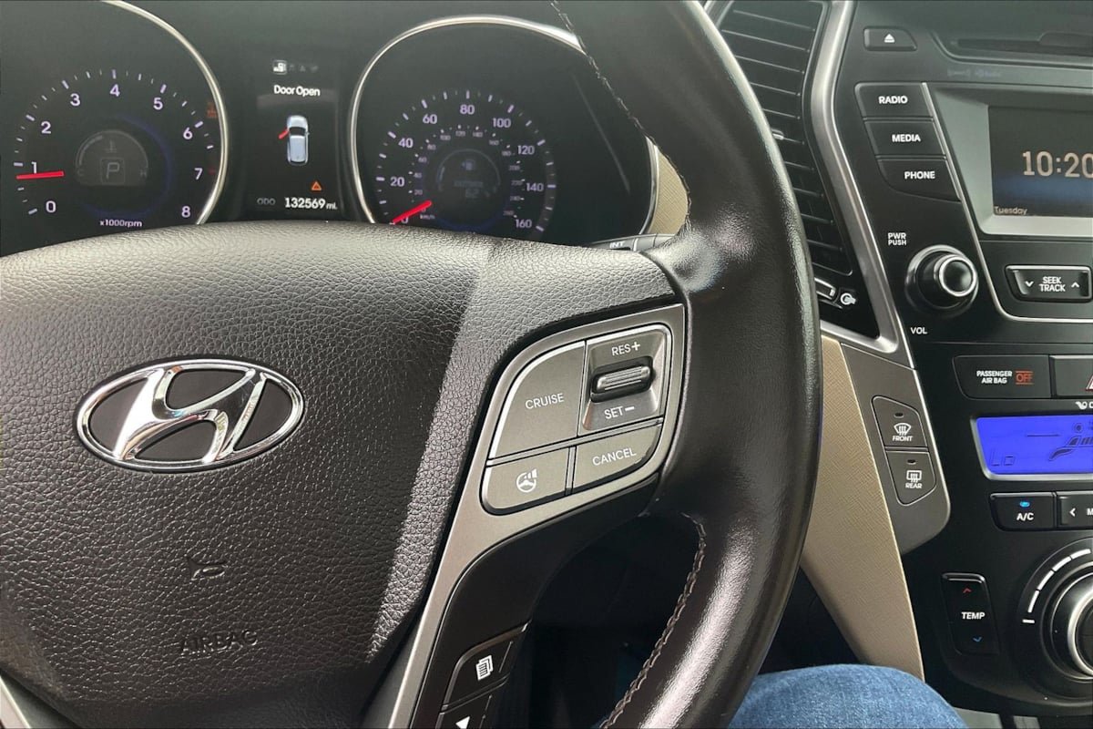 Used 2015 Hyundai Santa Fe GLS w/ Option Group 02 AWD/4WD image 12