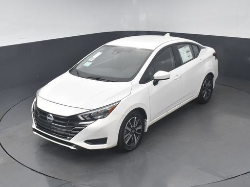 New 2025 Nissan Versa SV w/ Trunk Package FWD image 17
