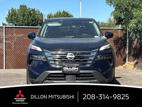 Used 2025 Nissan Rogue SV AWD/4WD image 12