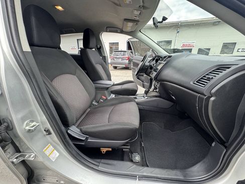 Used 2019 Mitsubishi Outlander Sport SE FWD image 50