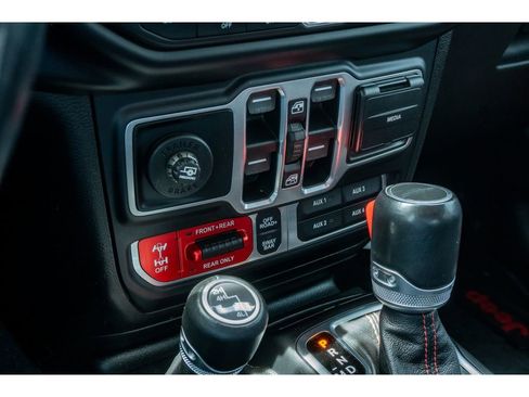 Used 2020 Jeep Gladiator Rubicon image 25