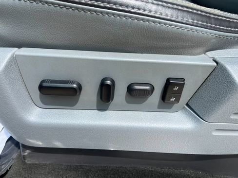 Used 2012 Ford F150 Platinum AWD/4WD image 18