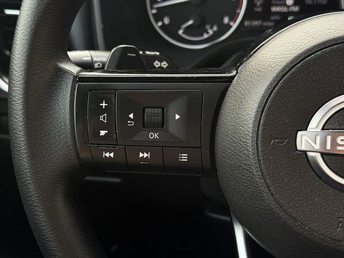 Used 2022 Nissan Rogue SV AWD/4WD image 15