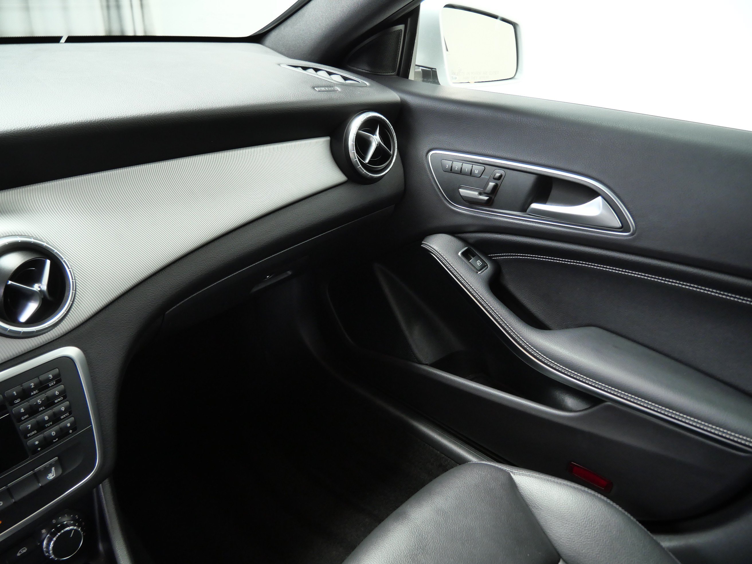 Used 2014 Mercedes-Benz CLA 250 image 19