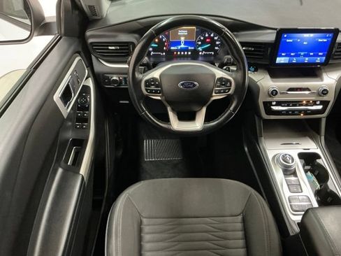 Used 2020 Ford Explorer XLT RWD image 10