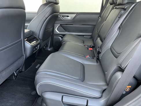 Certified 2026 INFINITI QX80 Luxe w/ Cargo Package AWD/4WD image 15