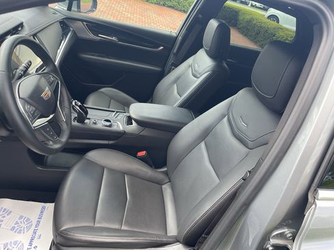 Used 2025 Cadillac XT5 Premium Luxury AWD/4WD image 33