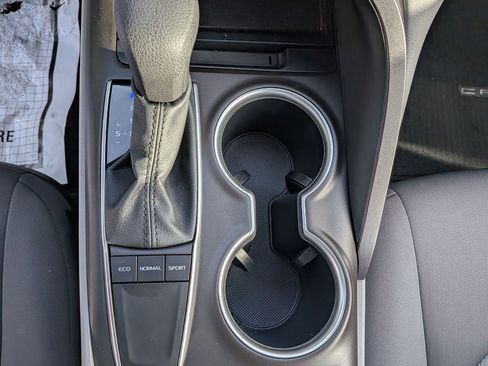 Used 2022 Toyota Camry LE image 13