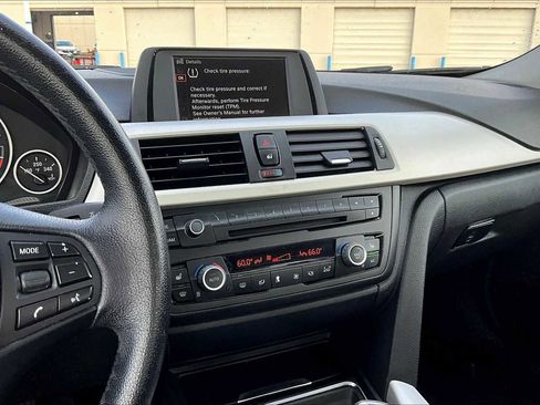 Used 2013 BMW 320i Sedan image 6