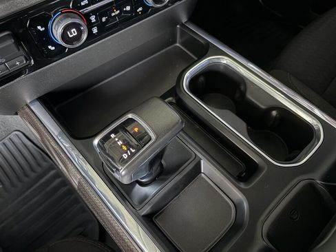Used 2022 Chevrolet Silverado 1500 RST w/ Convenience Package II AWD/4WD image 13
