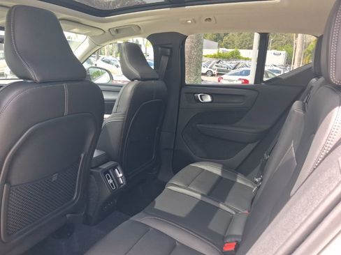 New 2026 Volvo XC40 B4 Core w/ Climate Package FWD image 5