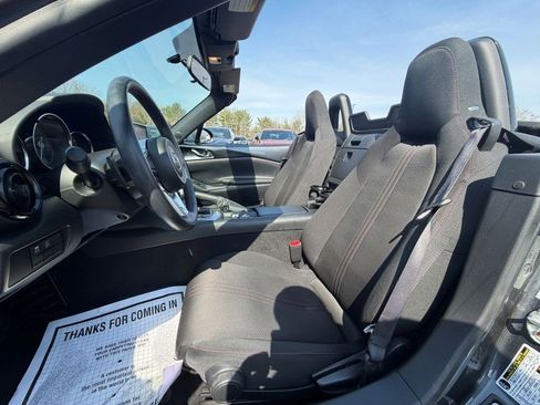 Used 2016 MAZDA MX-5 Miata Club image 8