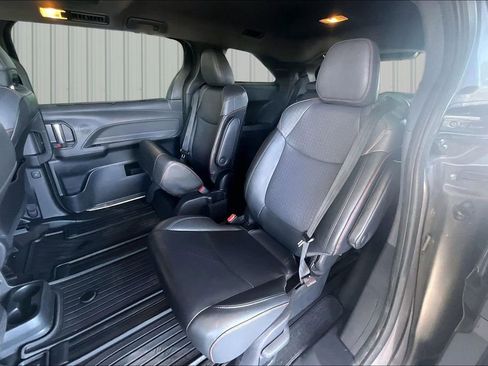Used 2021 Toyota Sienna XSE w/ XSE Plus Package FWD image 19