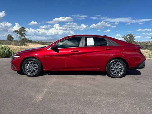 Certified 2024 Hyundai Elantra SEL FWD image 8