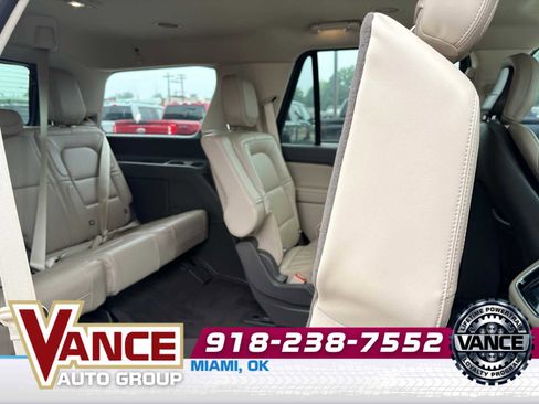 Used 2024 Lincoln Navigator Premiere AWD/4WD image 19