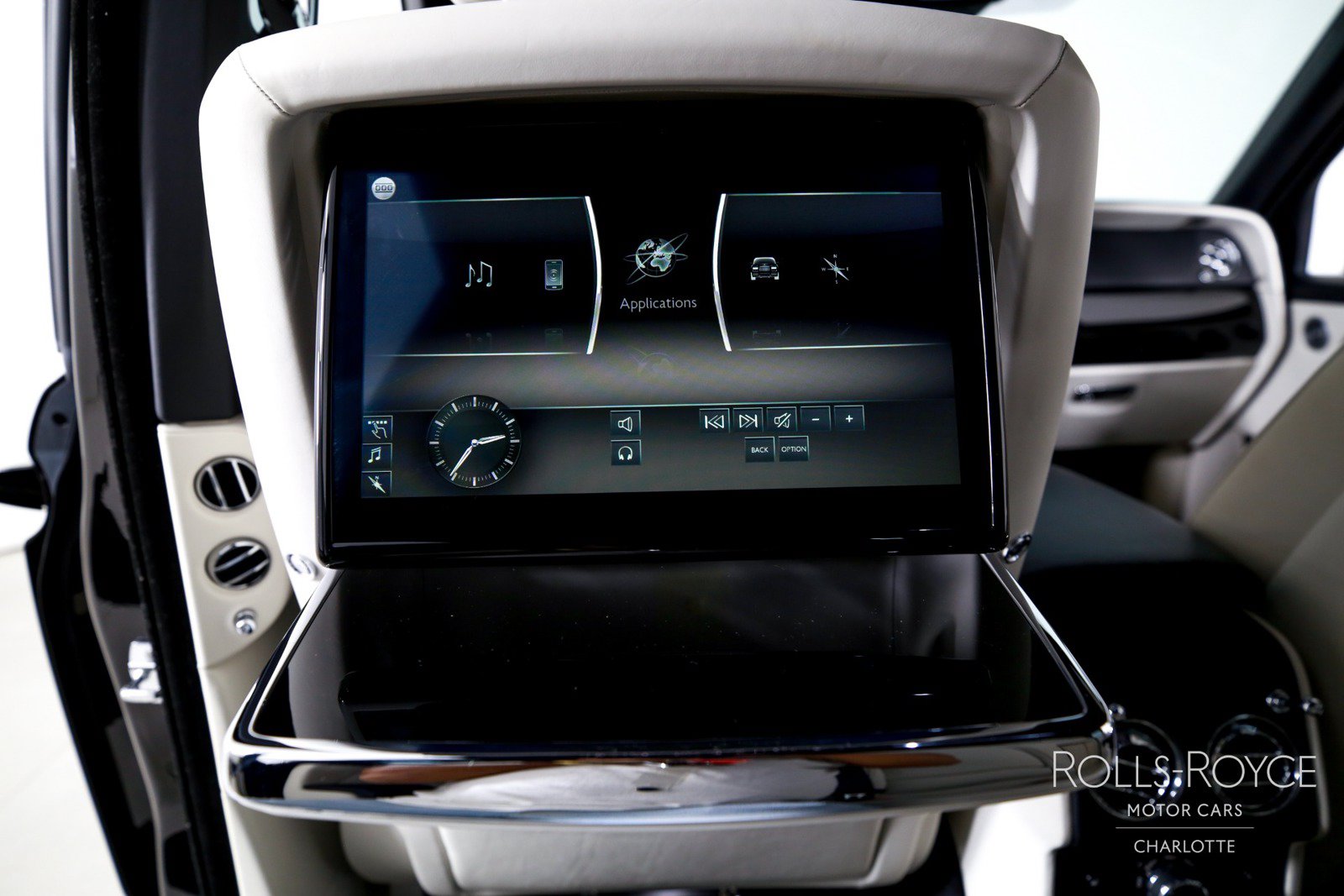 Used 2023 Rolls-Royce Cullinan w/ Cullinan Package AWD/4WD image 20