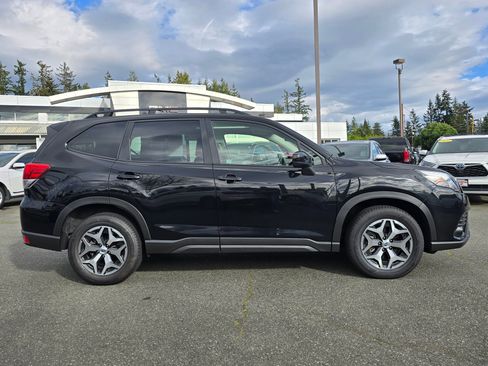 Used 2022 Subaru Forester Premium AWD/4WD image 8