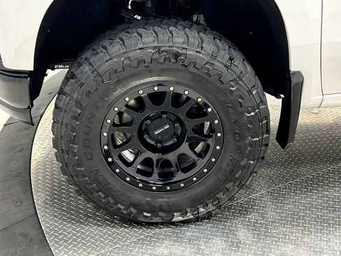 Used 2020 Chevrolet Silverado 1500 Custom Trail Boss image 34