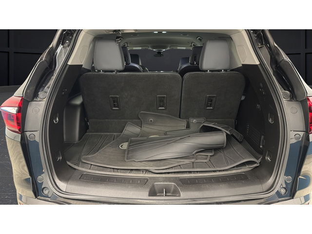 Used 2018 Buick Enclave Premium w/ LPO, Hit The Road Package AWD/4WD image 25