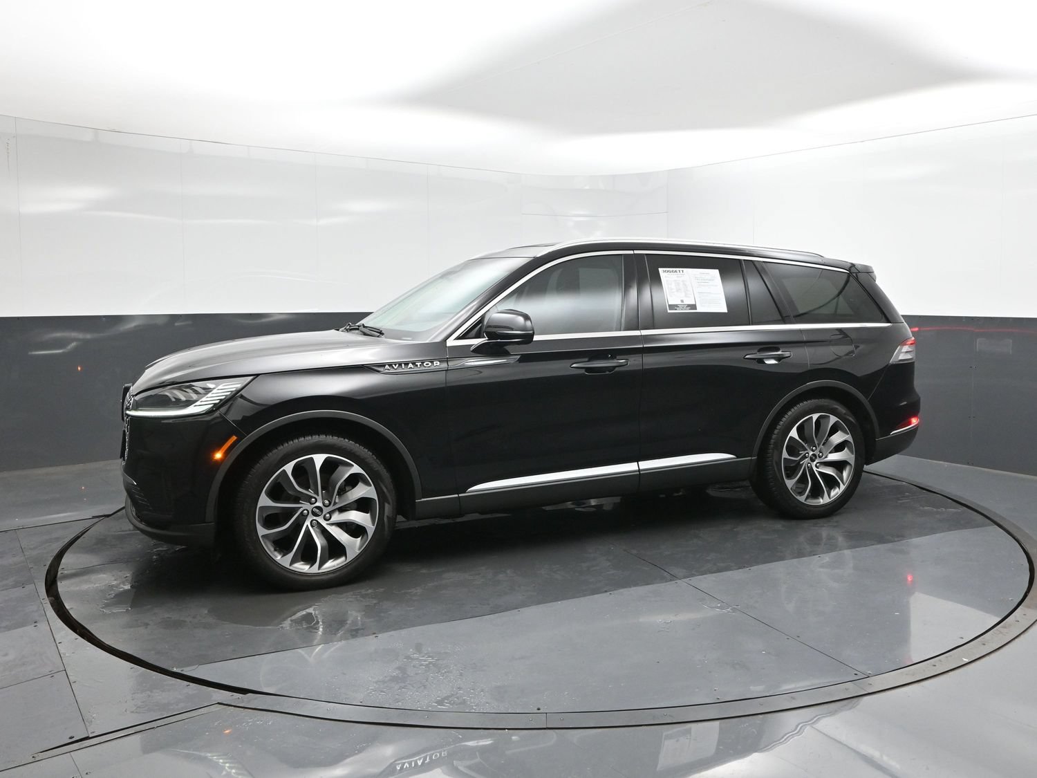 Used 2025 Lincoln Aviator 2WD image 30