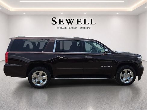 Used 2020 Chevrolet Suburban Premier AWD/4WD image 5