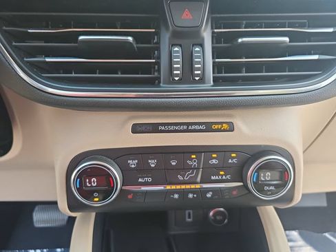 Used 2020 Ford Escape Titanium AWD/4WD image 26