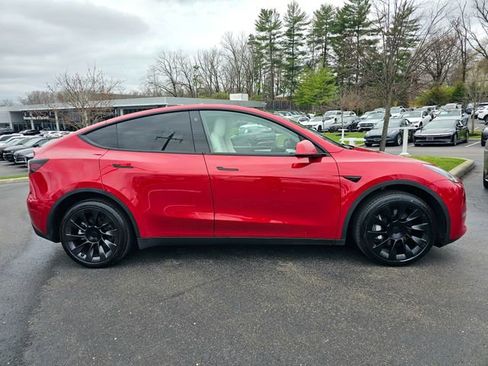 Used 2023 Tesla Model Y Long Range image 8