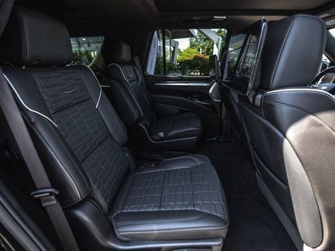 Used 2025 Cadillac Escalade V AWD/4WD image 31