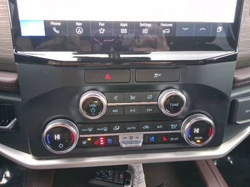 Used 2023 Ford Expedition Max Limited image 27