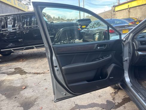 Used 2019 Subaru Outback 3.6R Limited image 10