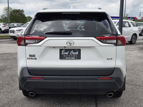 Used 2024 Toyota RAV4 XLE w/ Convenience Package FWD image 8